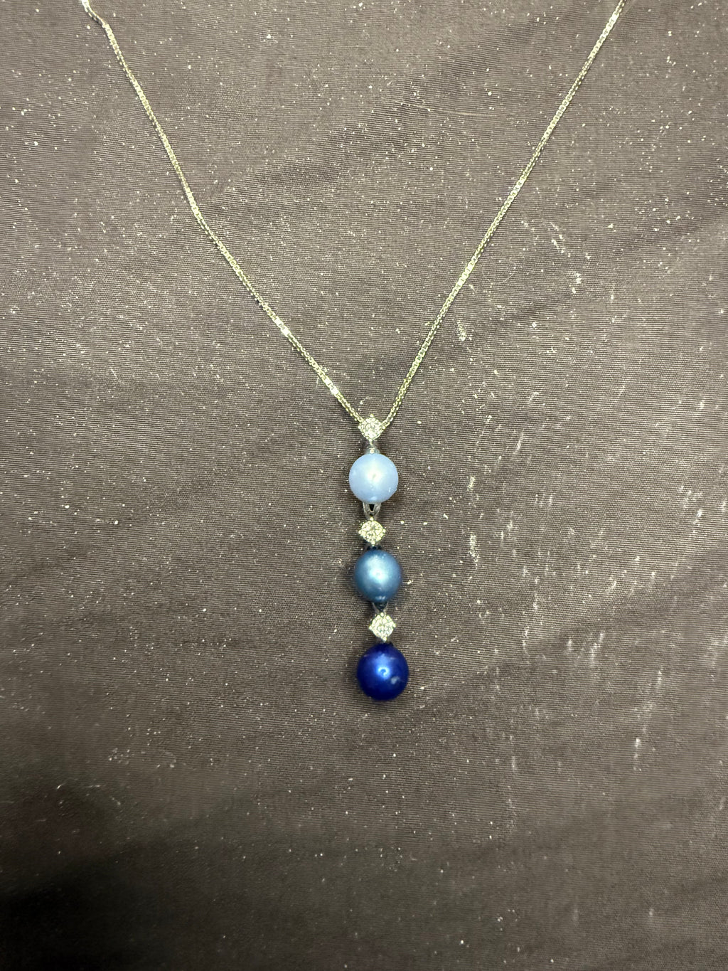 3 Pearl Pendant w/ Rhinestone
