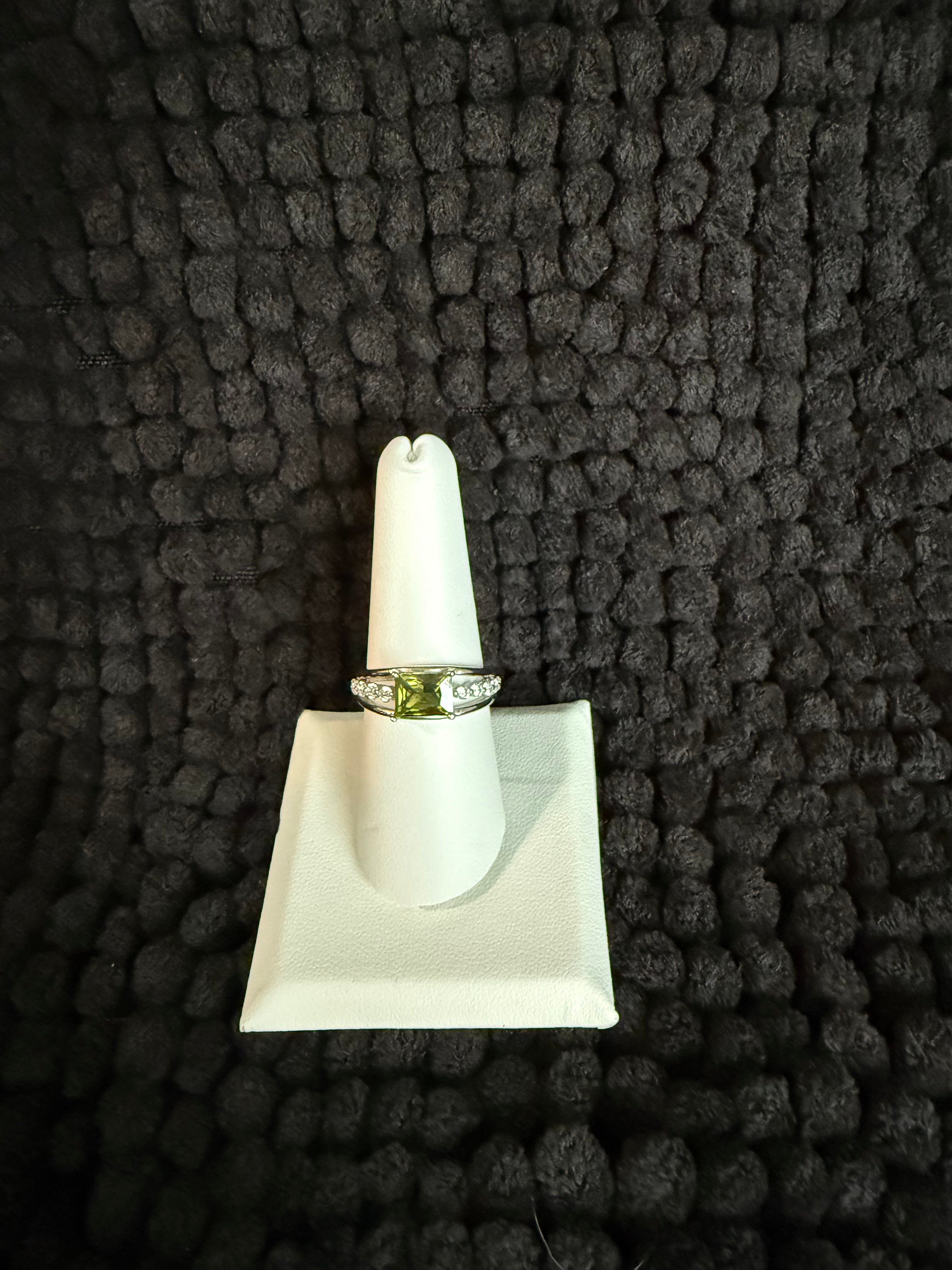 Green Size 8 Ring